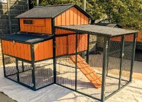 L-SHAPED CHICKEN COOP