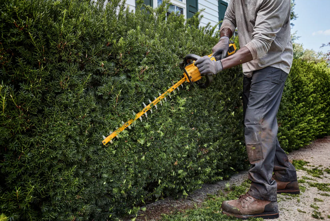 DeWALT DCHT870T1 Cordless Hedge Trimmer, 2 Ah, 60 V Battery, 1-1/4 in Cutting Capacity, 26 in Blade